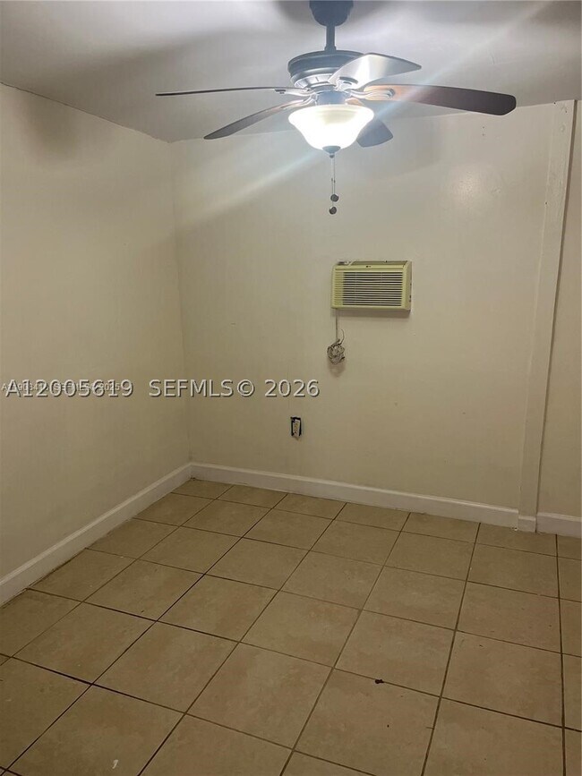 Building Photo - 2255 W 55th St