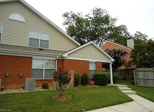 Building Photo - 2302 Westgate Cir