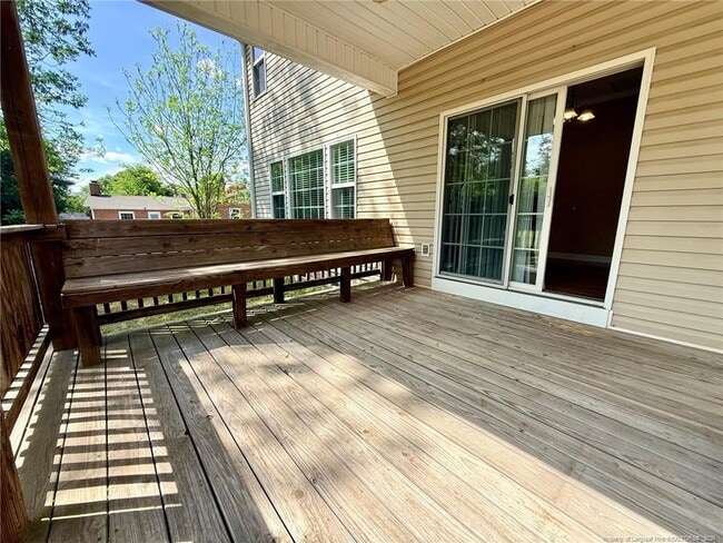 Building Photo - 422 Jamestown Ave