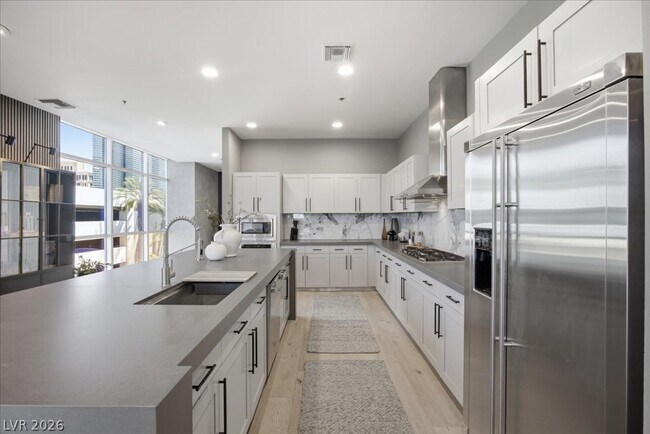 Building Photo - 4575 Dean Martin Dr