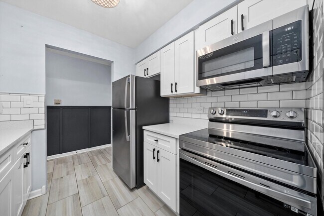 Building Photo - 3241 50th Ct