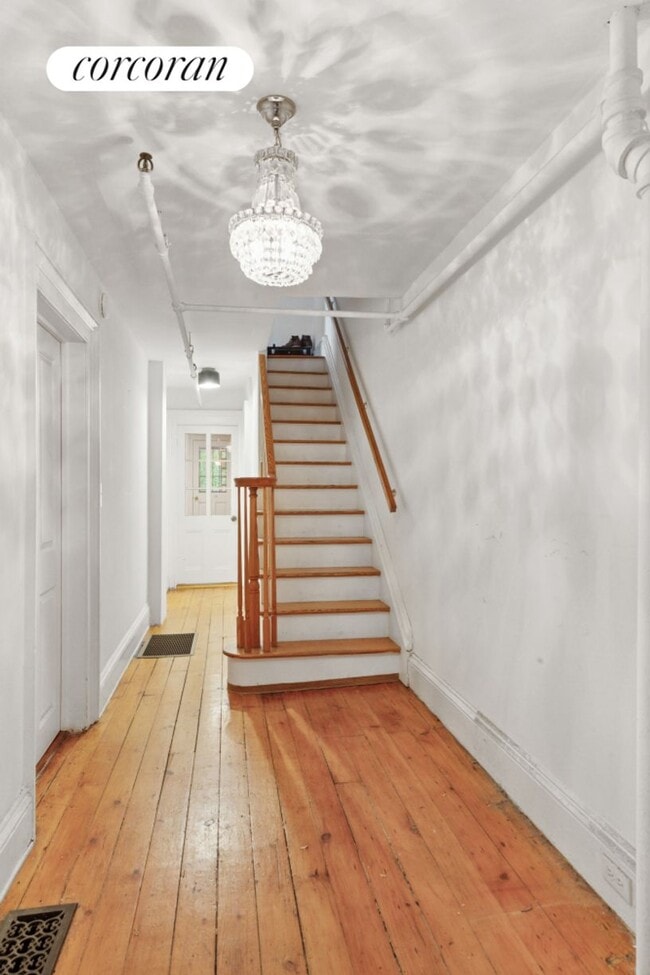 Building Photo - 101 St James Pl