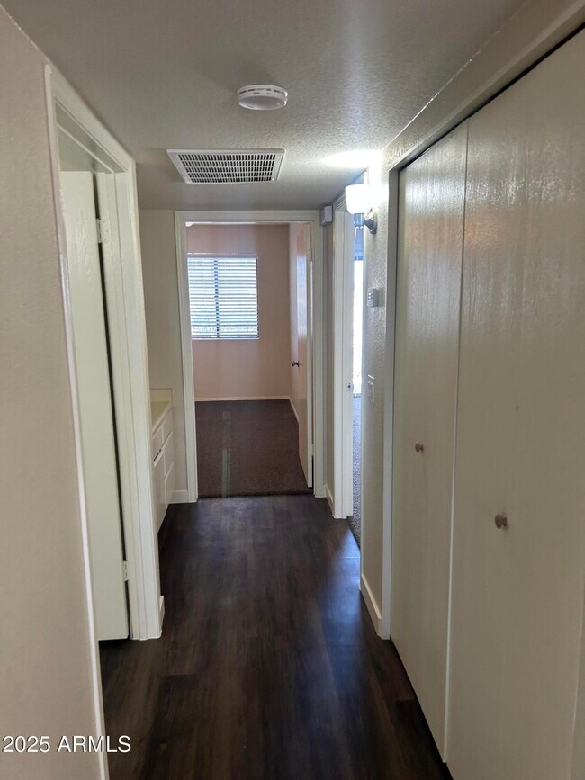 Building Photo - 1444 N Recker Rd