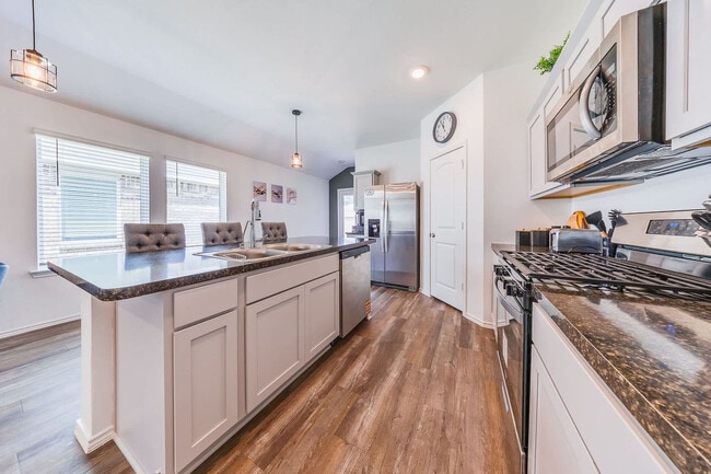 Building Photo - 6055 Diamond Vis Ct