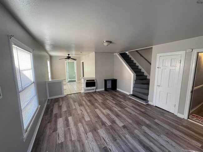 Building Photo - 1815 Lucile Ave