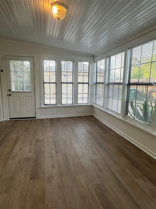 Building Photo - 219 Glencroft Ct