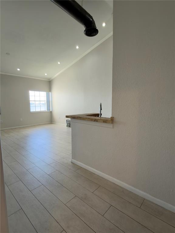 Building Photo - 2831 N Oakland Forest Dr