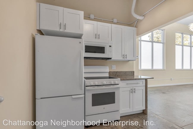 Building Photo - 1 br, 1 bath Apartment - 1728 Bailey Ave