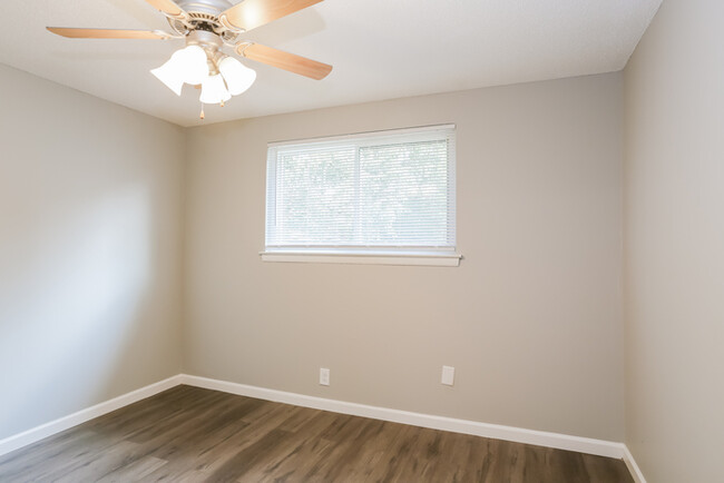 Building Photo - Cute 3 Bedroom in Columbus!