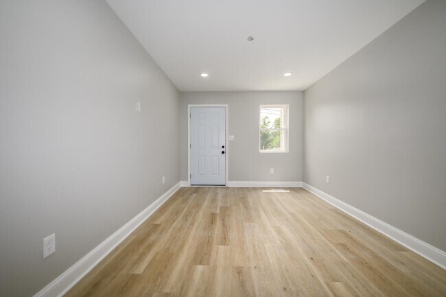 Building Photo - 1709 Edmondson Ave