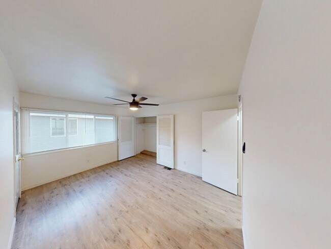 Building Photo - 6180-6182 Mary Lane Dr.
