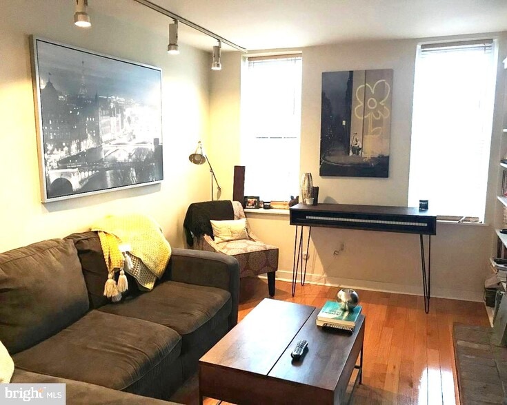 Building Photo - 716 N 23rd St