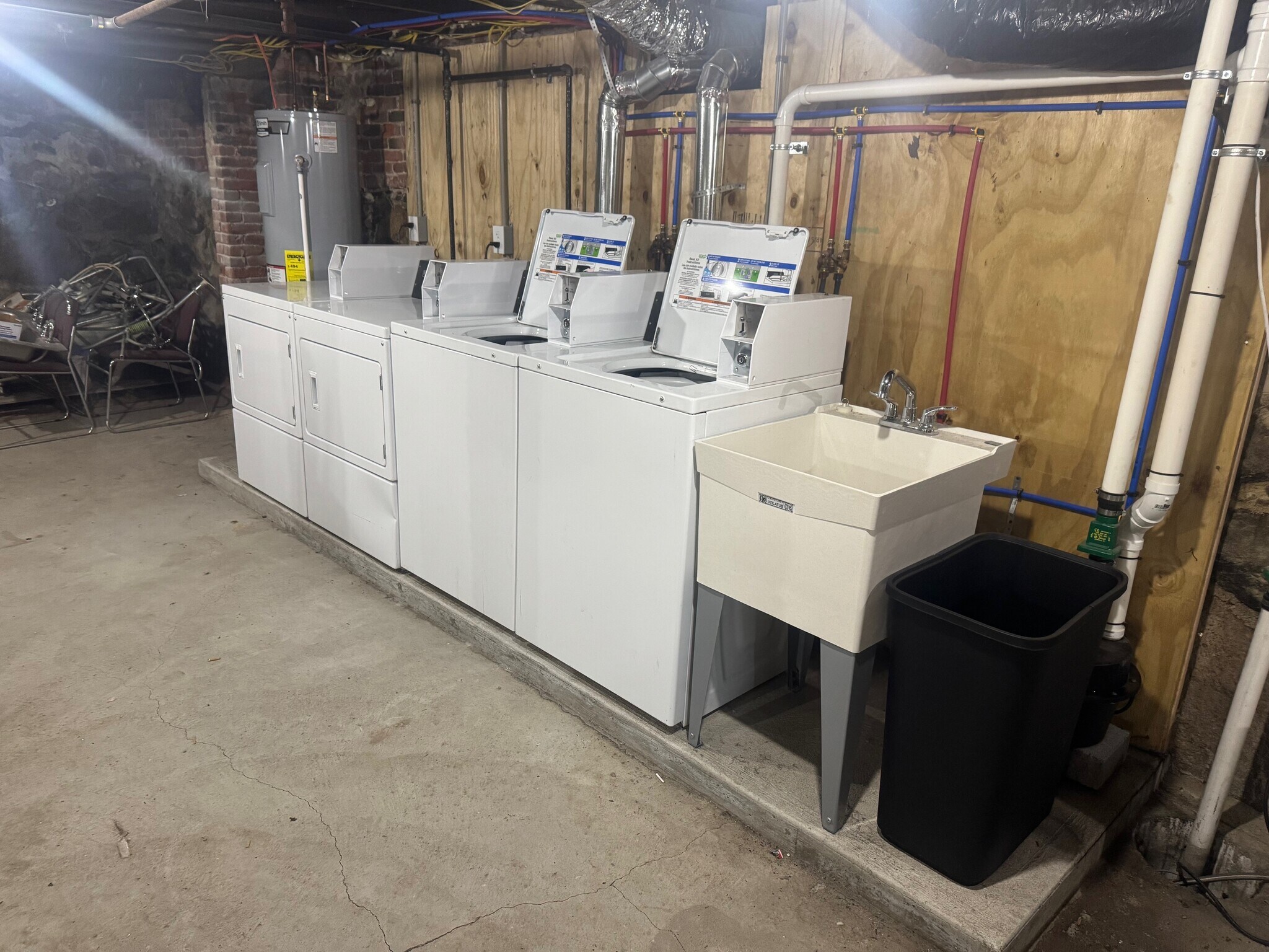 Building Photo - 17 Whitman Ave