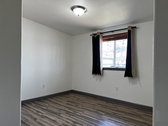 Building Photo - 1109 Thomas St