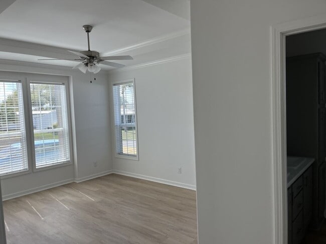 Building Photo - 7608 Lakeshore Dr