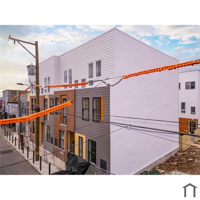 Building Photo - 2717 N Howard St