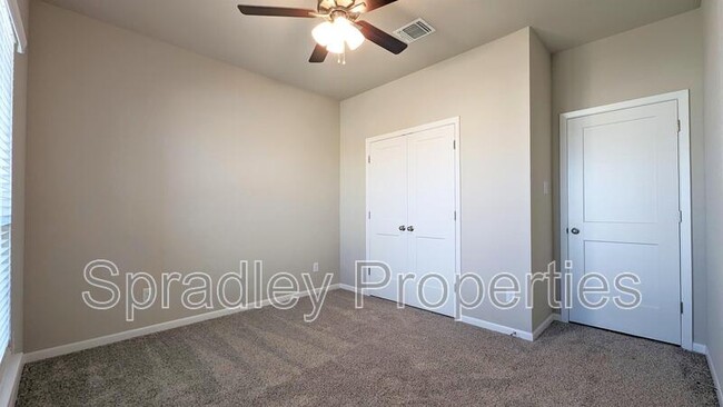 Building Photo - 2716 Fox River Dr