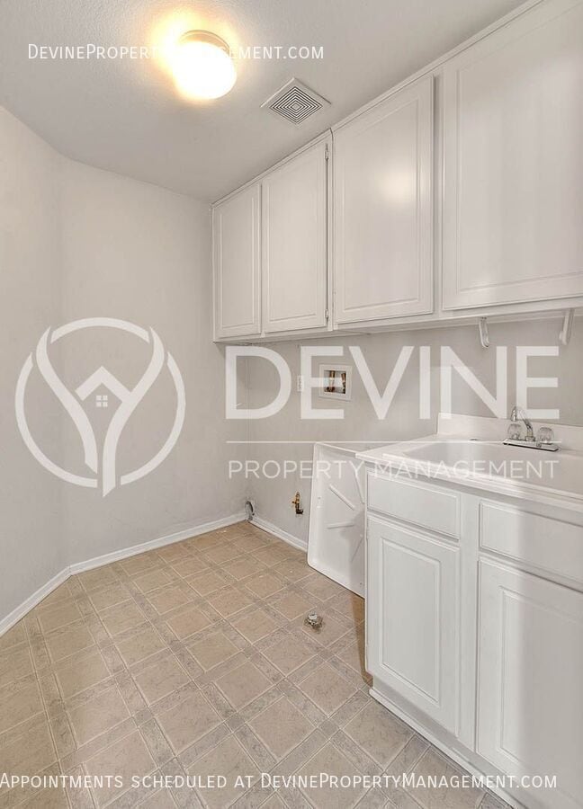 Building Photo - 6251 Chantel Dr