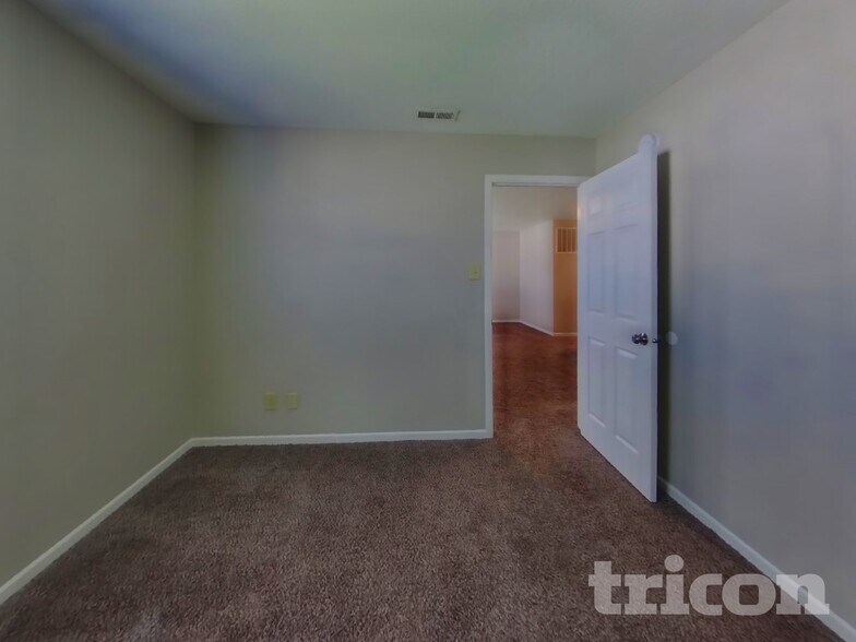 Building Photo - 712 Holly Rose Way