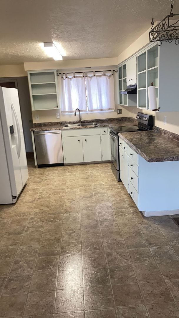 Building Photo - Huge Home In The West Bench Neighborhood!