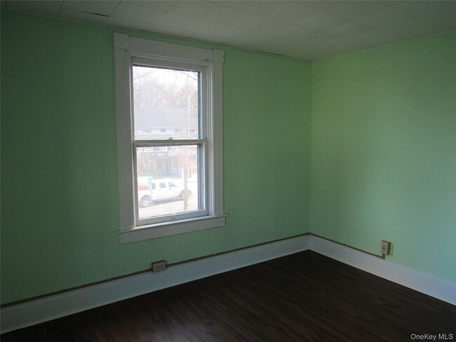 Building Photo - 98 Main St