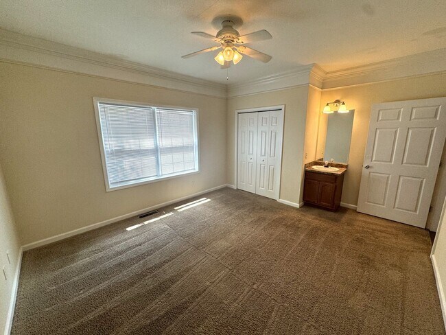 Building Photo - 4br House near Campus, Stadium, Downtown! - FALL 2026 Pre-Lease