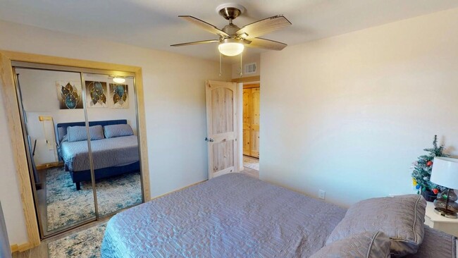 Building Photo - Vista Del Sur