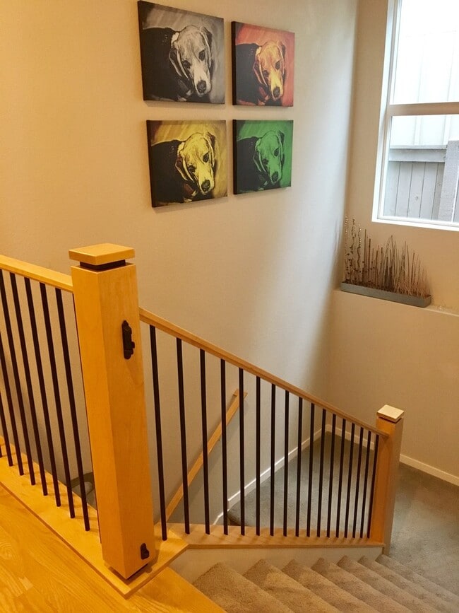 Building Photo - Lovely and Light Open Concept Louisville H...