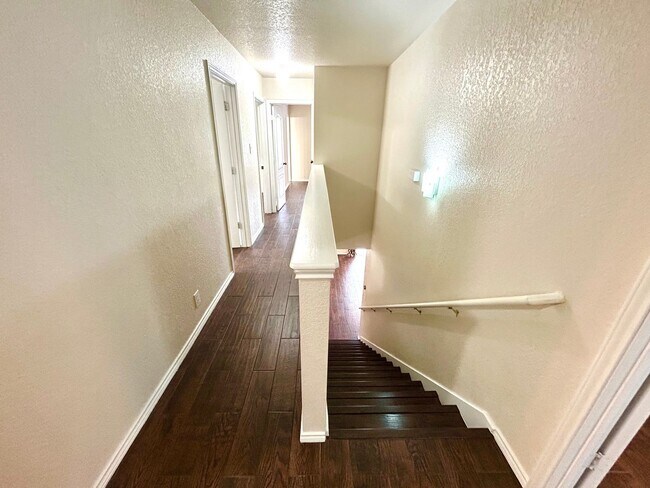 Building Photo - *MOVE IN SPECIAL* Beautiful 4-Bedroom Home Near UTSA & La Cantera! AVAILABLE NOW!