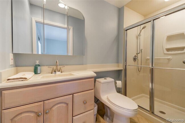 Building Photo - 24356 E River Rd