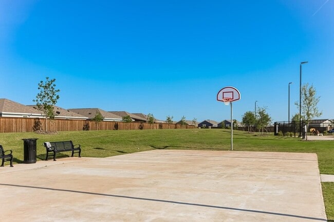 Building Photo - 6224 Sandpiper Ln