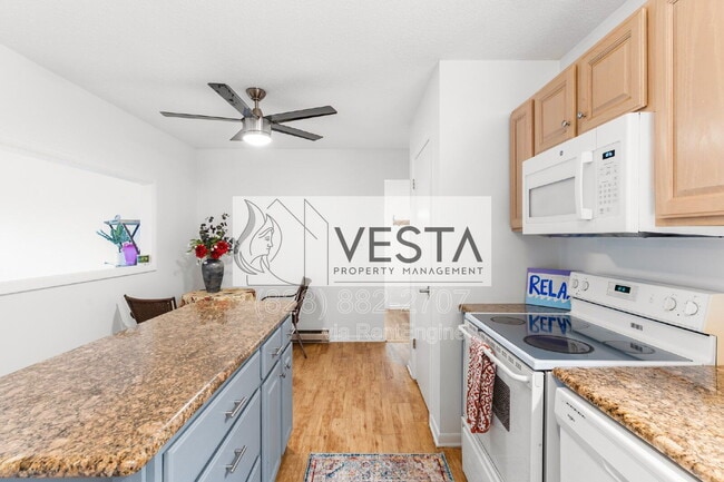 Building Photo - 220 Meredith Lp