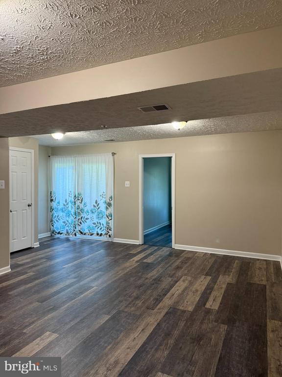 Building Photo - 1064 Jeanett Way