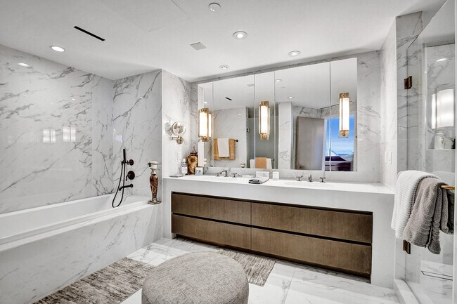 Building Photo - 525 N Fort Lauderdale Beach Blvd