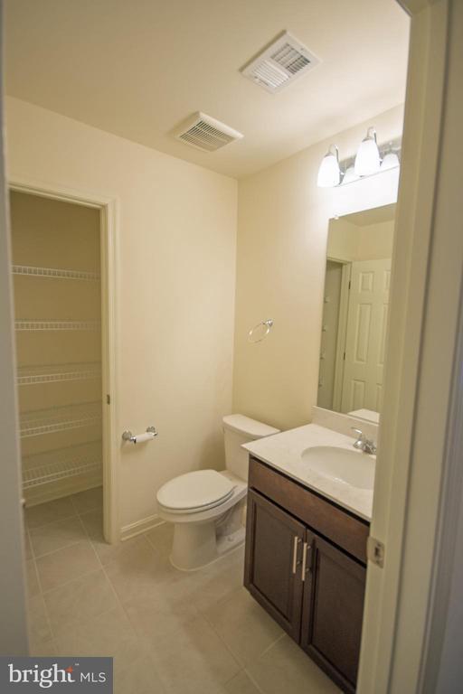 Building Photo - 8024 Cayzer Ln