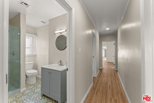 Building Photo - 8905 S Wilton Pl