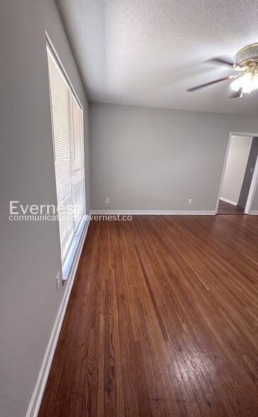 Building Photo - 733 Glen Ridge Dr