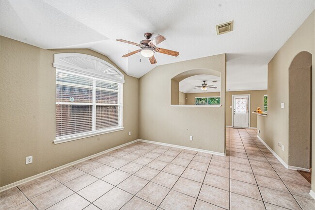 Building Photo - 17935 Rose Hill Park Ln