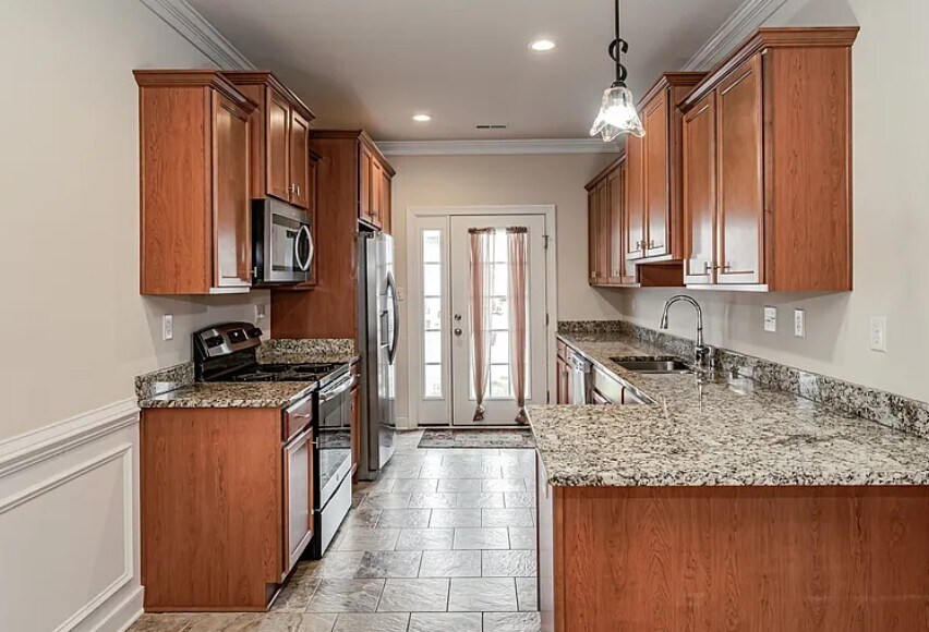 Building Photo - 7380 Pebble Lake Dr