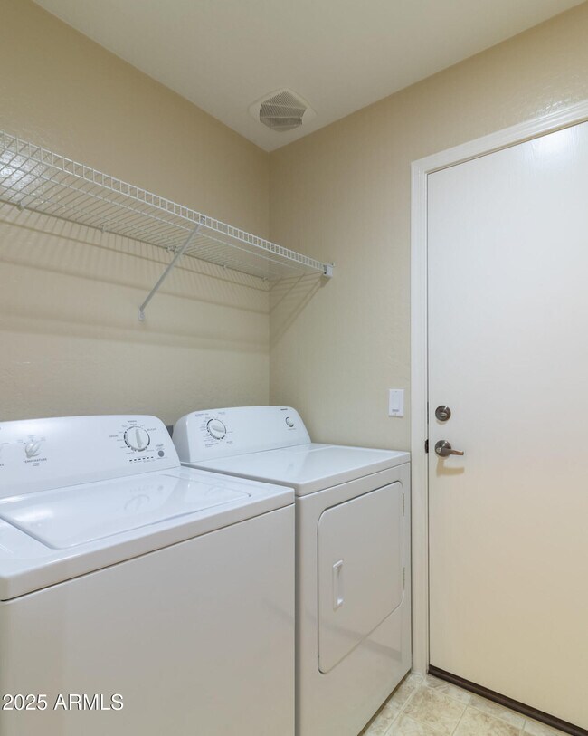 Building Photo - 11323 E Wallflower Ln