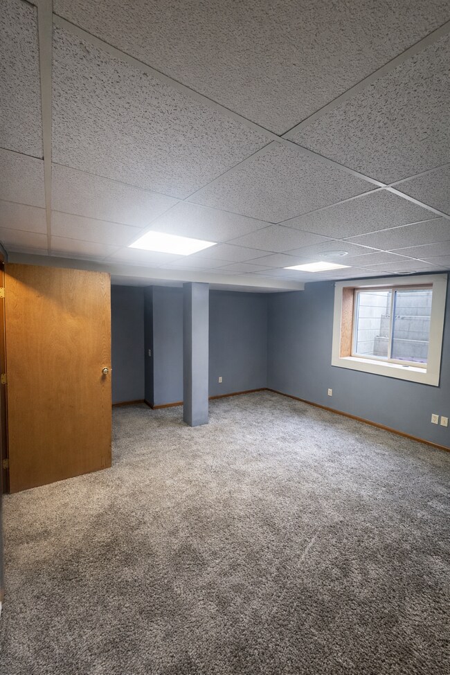 Building Photo - Plymouth