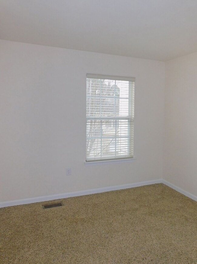 Building Photo - Recently Renovated 2 Story Inner Town Home...