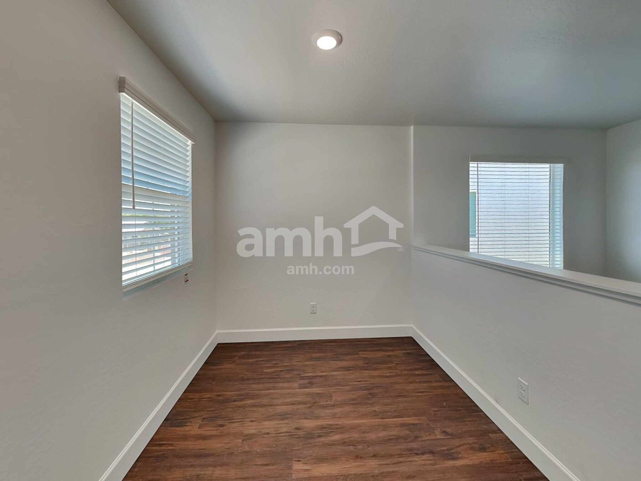 Building Photo - 17134 W Lawrence Ln