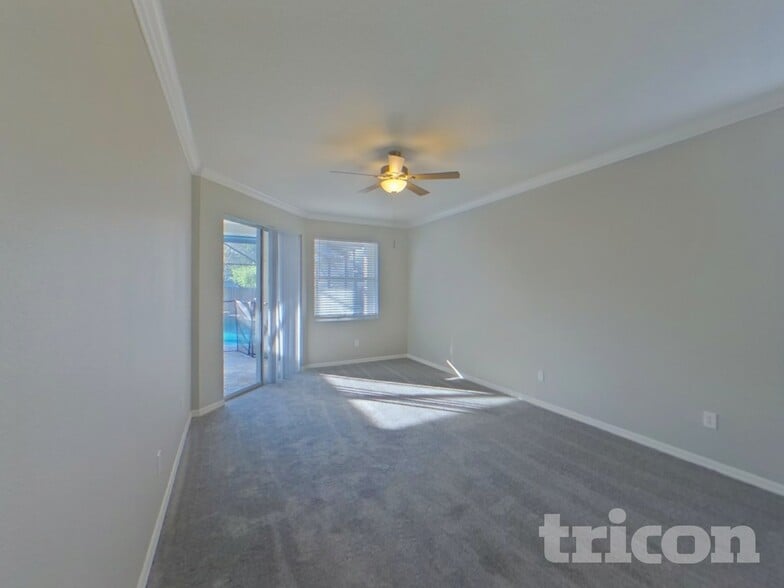 Building Photo - 9405 Sayre St