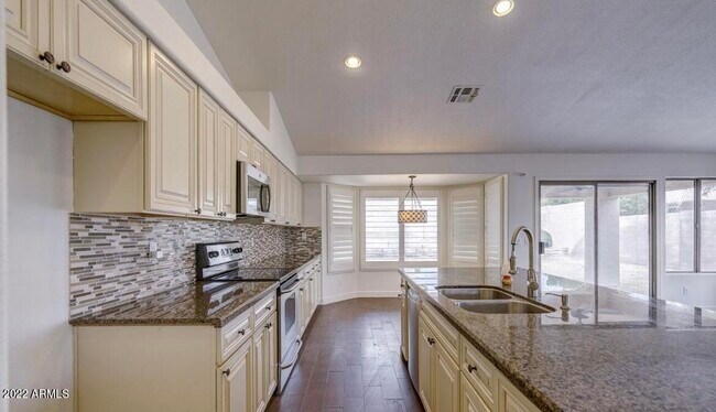 Building Photo - 6960 W Villa Hermosa