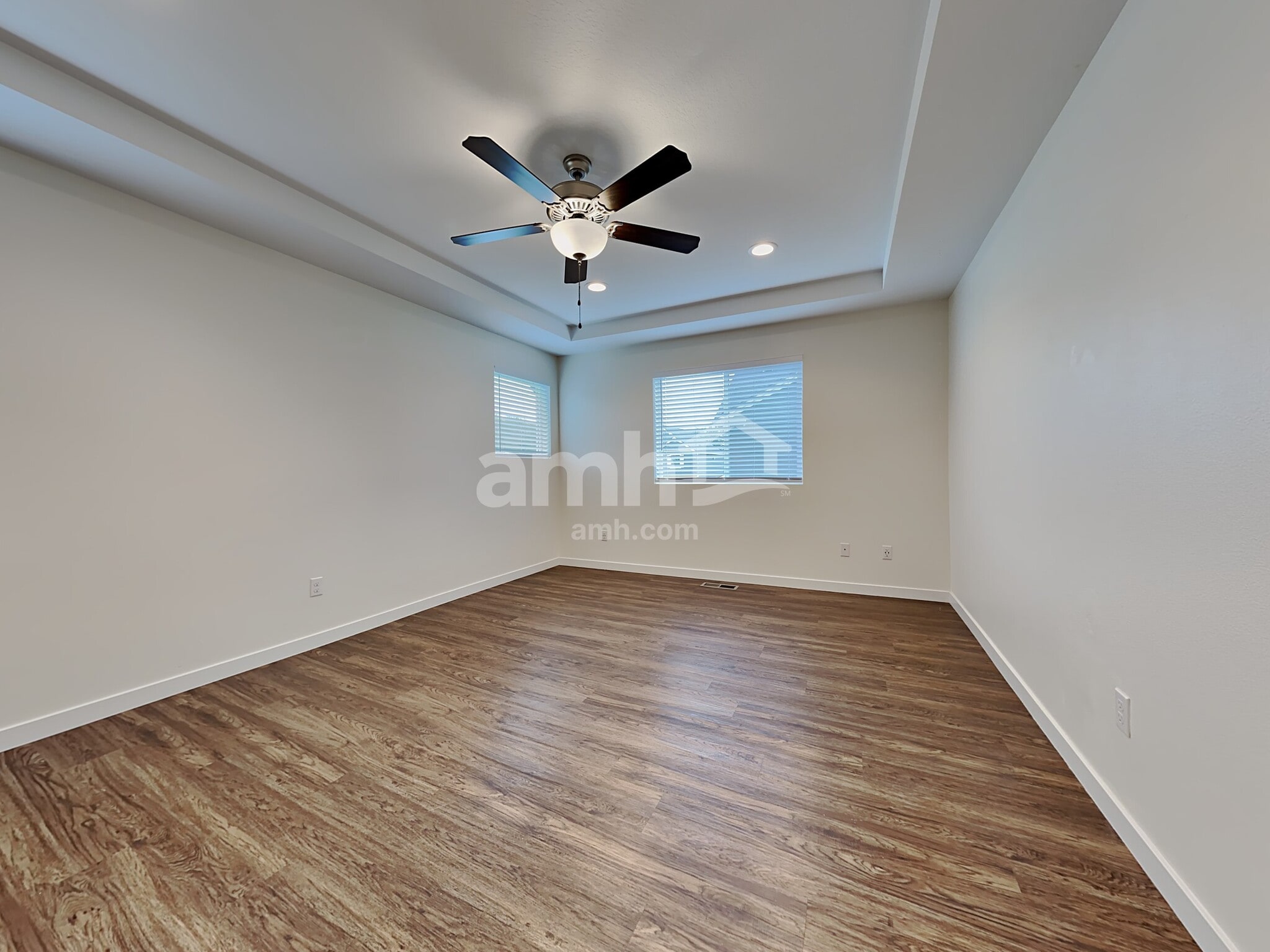 Building Photo - 1013 NE 11th Way