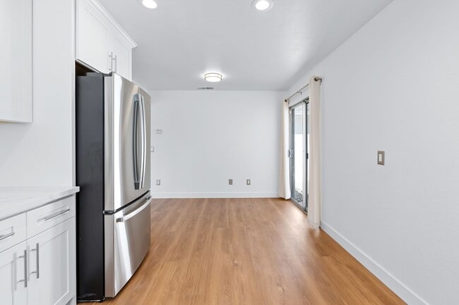 Building Photo - 4 bed/ 3 bath Single-Family Home in North Napa