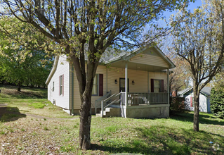 Building Photo - Adorable cottage for rent in downtown Comm...