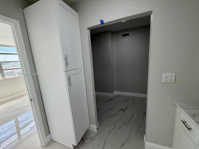 Building Photo - 1400 S Ocean Dr