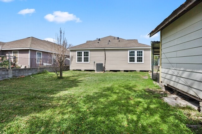 Building Photo - 6618 Avenue N